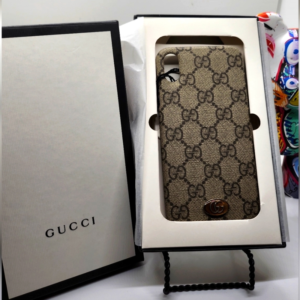 *NWT* Gucci Phone Case‎
